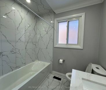 52 Centre Street N #(Main Floor) - Photo 1