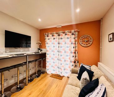 Oxford Road Bedroom 1 - Photo 3