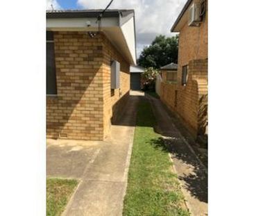 GOOD SIZE 2 BEDROOM UNIT - Photo 6