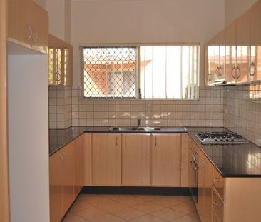 Modern & Spacious 3 bedroom Villa Style Unit - Photo 4