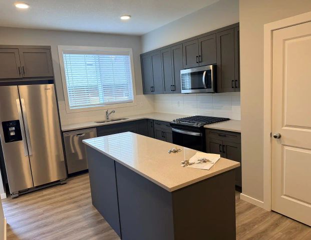 3 beds 2.5 BATHS WITH A/C FOR RENT IN LEGACY — 3 Bedrooms Duplex - Photo 1