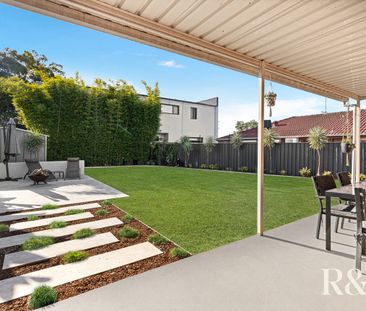 FULLY RENOVATED FAMILY HOME - Photo 2