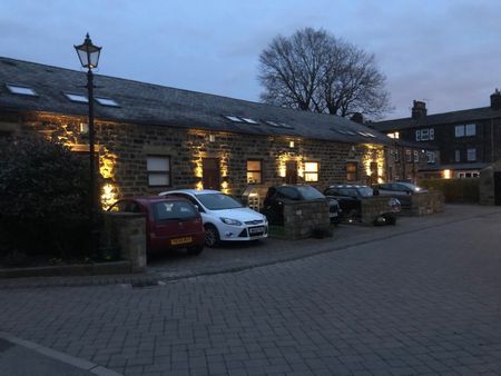 1 Bed End Terrace, Haleys Yard, LS13 - Photo 4