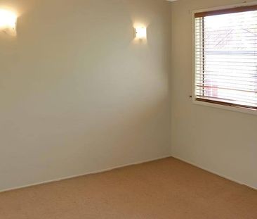 Modern Town House - Close to the Park - Photo 5