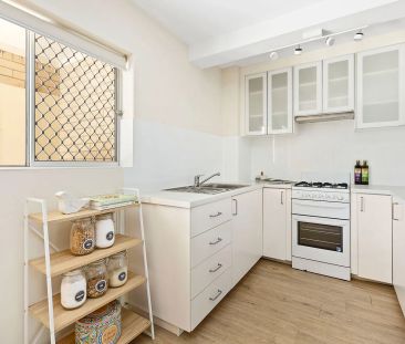 Fully Furnished Unit with Courtyard - Photo 6