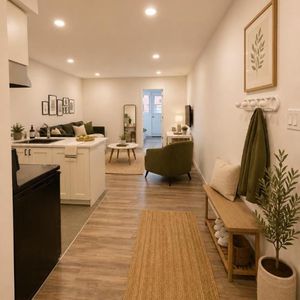 1 CH - 1 SDB - Montréal - $1,095 /mo - Photo 2