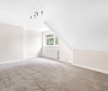 A four bedroom detached family home in a cul-de-sac location. - Photo 6