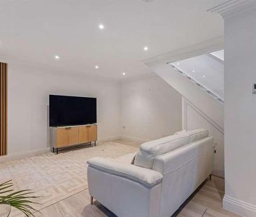 Prince Albert Drive, Ascot, SL5 - Photo 2