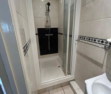 Studio Flat, Russell Road, NW9 - Photo 3