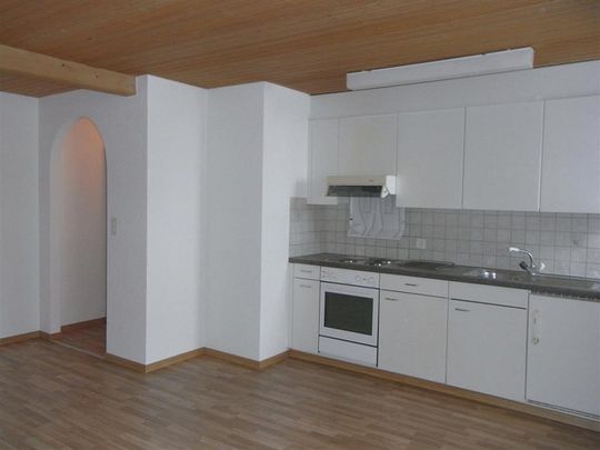 attraktive 2.5 Zimmer-Maisonettewohnung unmittelbar bei ÖV und Einkauf - Foto 1