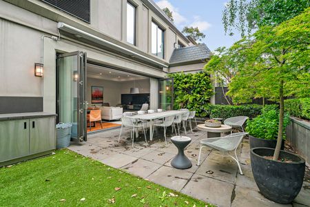 2/145 Cotham Road, Kew VIC 3101 - Photo 5