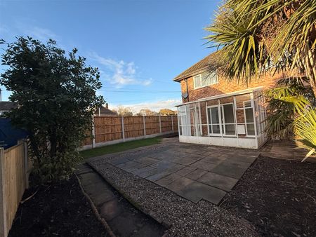 Ince Avenue, Wirral - Photo 3