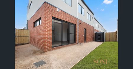 Brand New Stylish Family Home in Prime Boardwalk Estate! - Photo 4