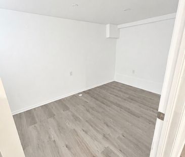 For Lease - 2467 Gerrard Street, Toronto, Ontario - Photo 2