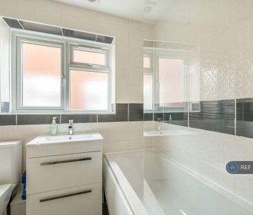 2 bedroom maisonette to rent - Photo 4