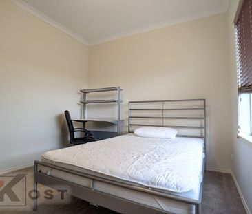 Point Cook - Photo 1