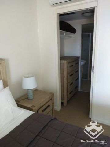Convenient 1-Bedroom Fully Furnished Apartment â Trilogy, Surfers Paradise - Photo 5