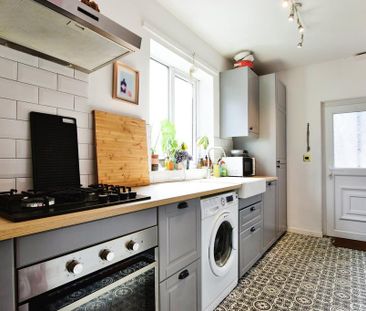 3 bedroom semi-detached house to rent - Photo 2
