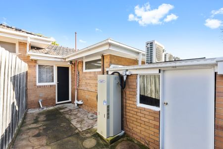 1/4 Raynes Street, Balwyn VIC 3103 - Apartment For Rent | Domain - Photo 5