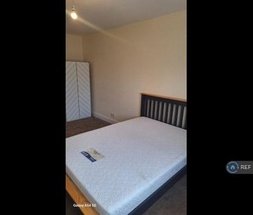 1 bedroom in a flat share to rent - Photo 1