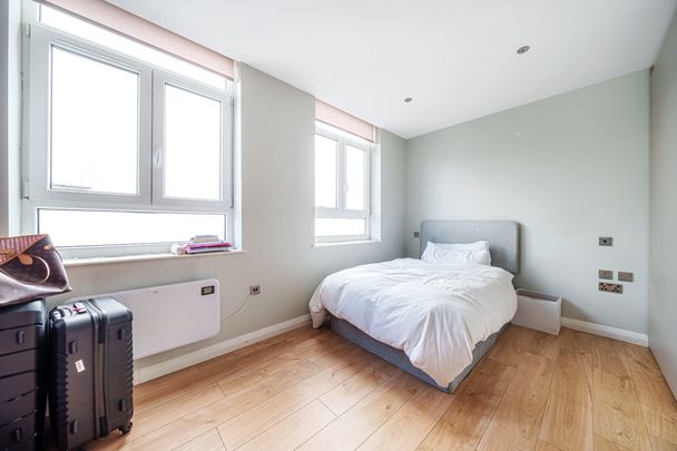 Mercia Grove, London, SE13 - Photo 1