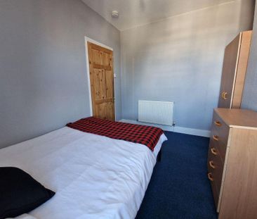 4 bedroom house to rent - Photo 2