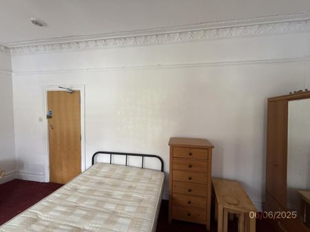 8 bedroom terraced house to rent - Photo 5