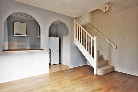 Boscombe Road, Worcester, KT4 - Photo 2