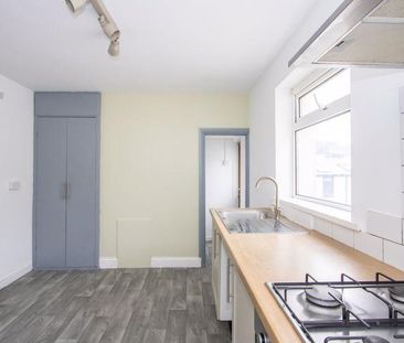 3 bedroom apartment to rent - Photo 5