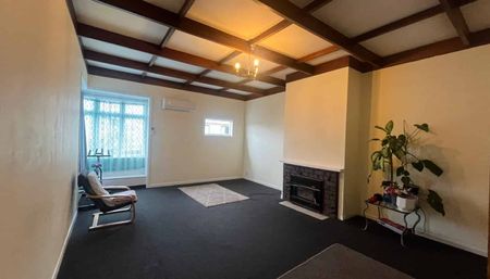 Spacious Home - Photo 4