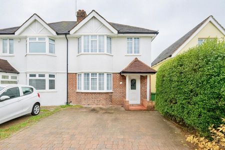 3 bedroom House To Let Total Size: 1045 SQ FT - Photo 3