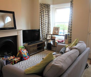 2 bedroom terraced house to rent - Photo 4