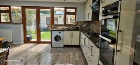 1 bedroom in a house share to rent - Photo 5