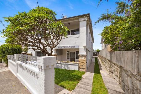 2/11A Fletcher Street, Tamarama, NSW 2026 - Photo 5