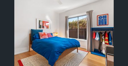 Stylish family home with self contained studio - Photo 3