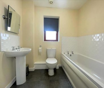 3 bedroom semi-detached house to rent - Photo 6