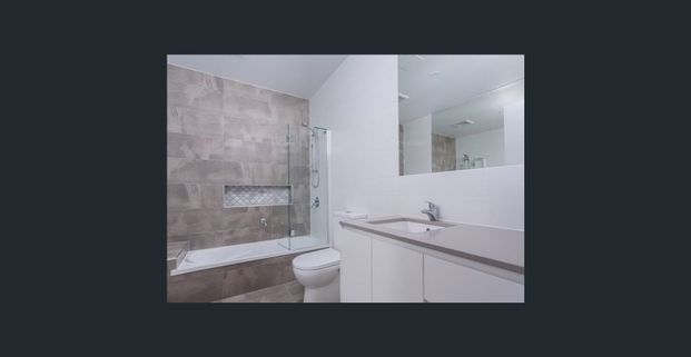 3 bedroom townhouse in central Robina location - Photo 1