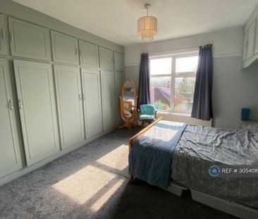 3 bedroom semi-detached house to rent - Photo 2