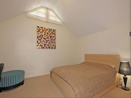 Modern Comfort Meets Effortless Family Living! - Photo 3