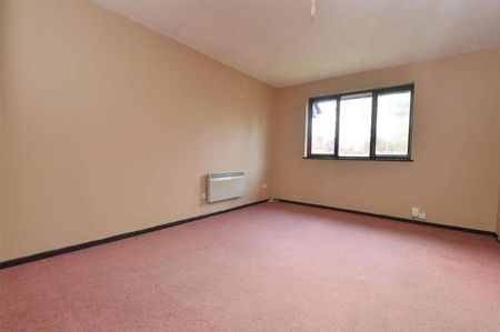 Oakside Court, Horley, Surrey, RH6 - Photo 3