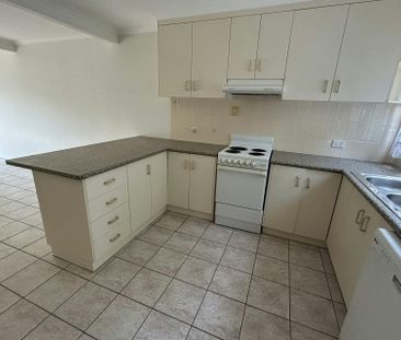 THIS DELIGHTFUL HOME STRIKES THE PERFECT BALANCE BETWEEN COMFORT AN... - Photo 5