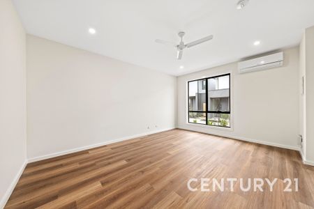 Modern Townhouse Living with Exceptional Comfort - Photo 2