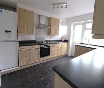 2 bedroom maisonette to rent - Photo 3