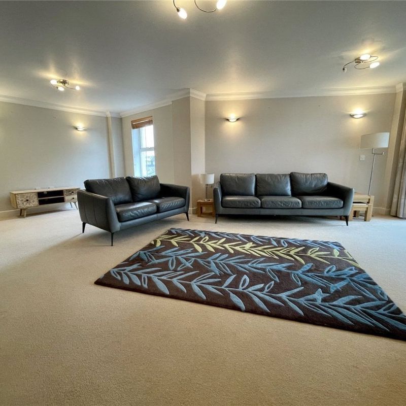 West Cliff Road, Bournemouth, BH2 - Photo 1