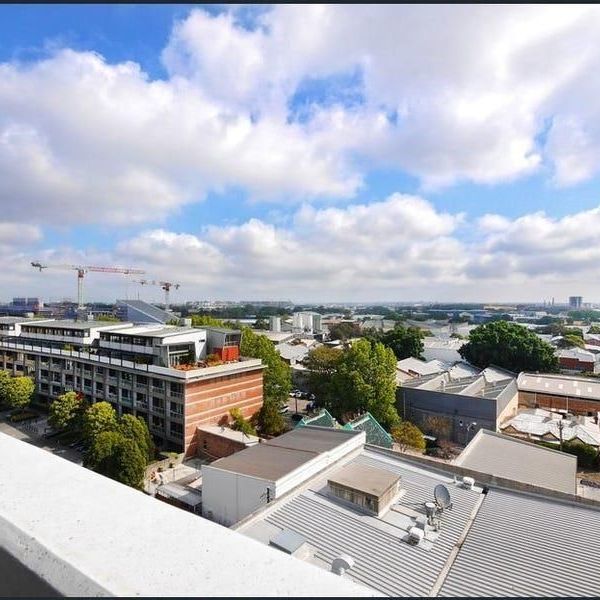 Large Two Bedroom Apartment with Amazing Views - Photo 1
