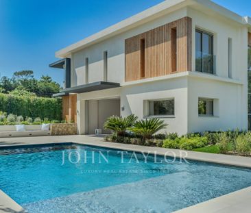 Maison à louer Mougins, Cote d'Azur, France13 000 EUR / Mois - Photo 3