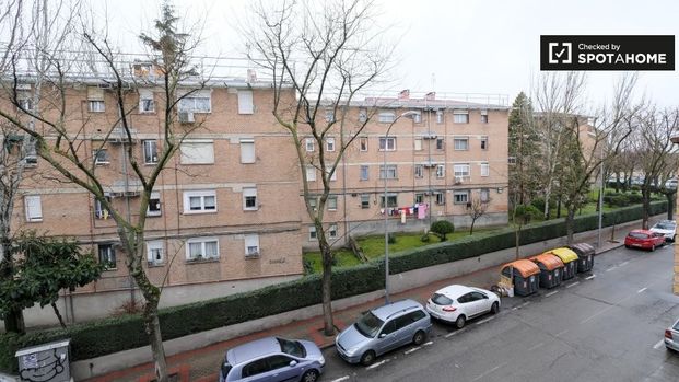 madrid, Community of Madrid 28044 - Photo 1