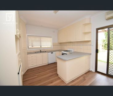 16 Lake St, Shepparton, Vic 3630 - Photo 2