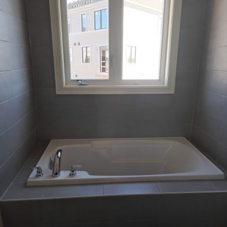 For Lease - 172 Bloomfield Crescent, Cambridge, Ontario - Photo 5