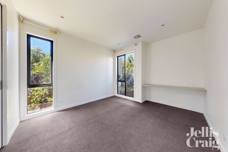 28 Ellsworth Crescent, Camberwell - Photo 3